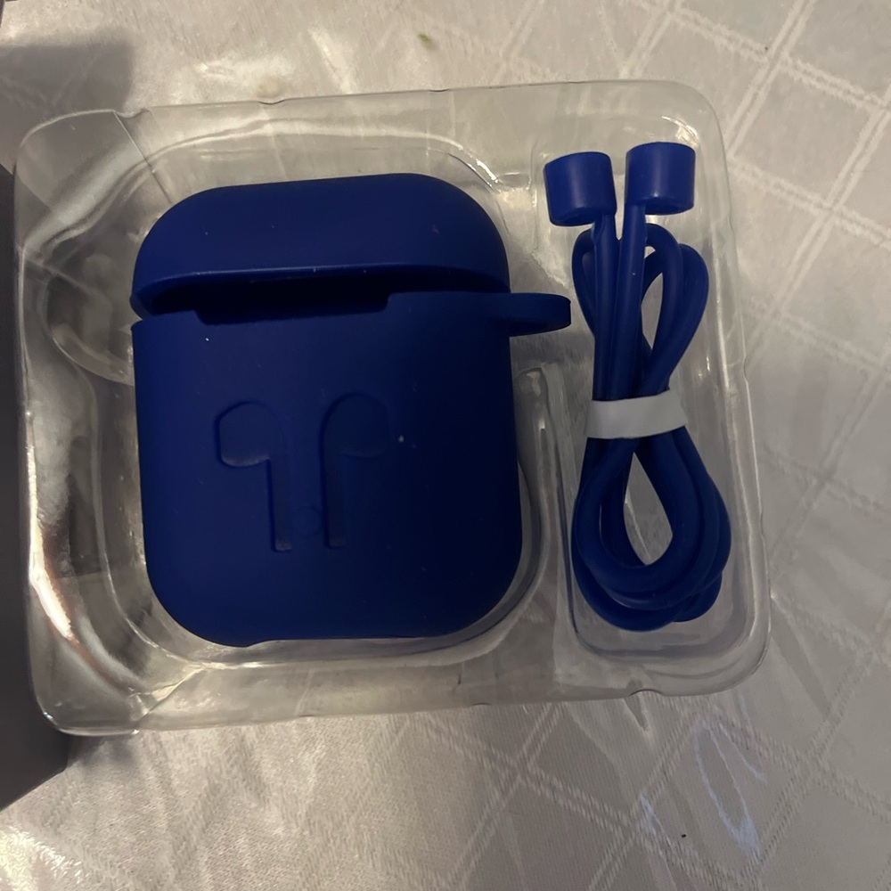New in box Top Tech Royal Blue Apple ear pods
